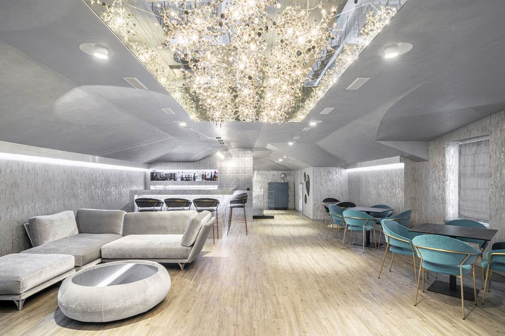 09-Private-House-Club-Room-R